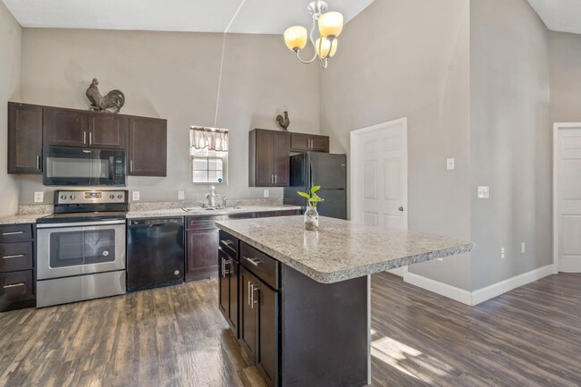 Building Photo - Pasadena Avenue