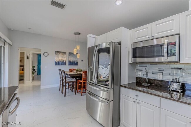 Building Photo - 27518 Pinecrest Ln