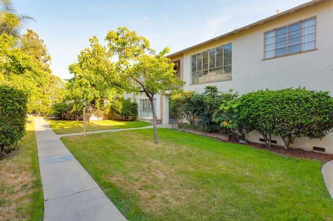Building Photo - 1401 N Los Robles Ave