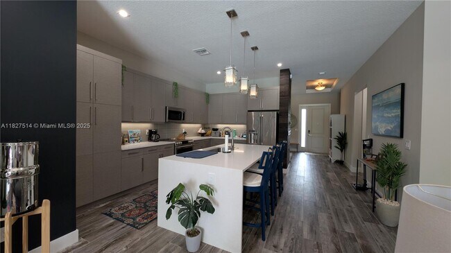 Building Photo - 2879 Gin Berry Way