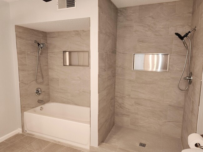 Building Photo - 7188 Pleasant Ridge Rd