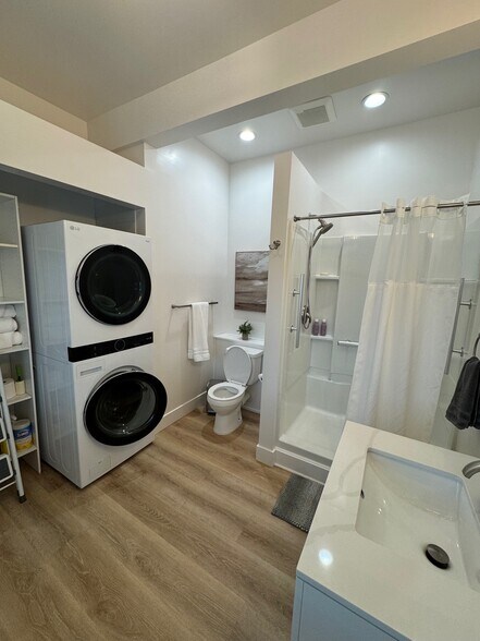 Building Photo - 245 Country Hills Ln