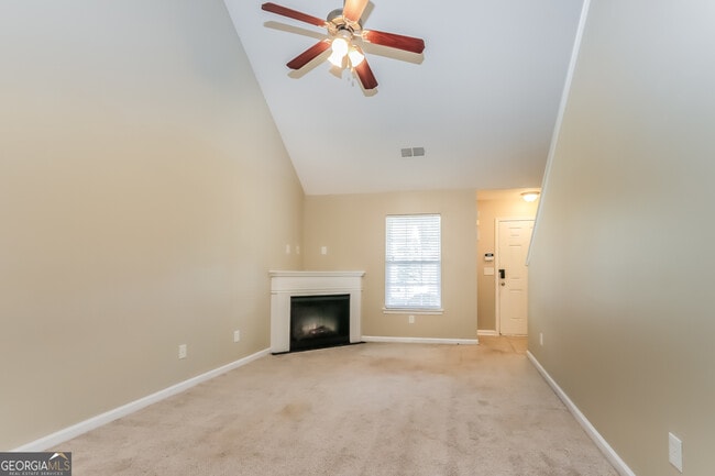 Building Photo - 105 Lossie Ln