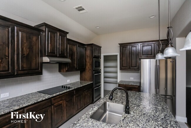 Building Photo - 317 Strait Ln