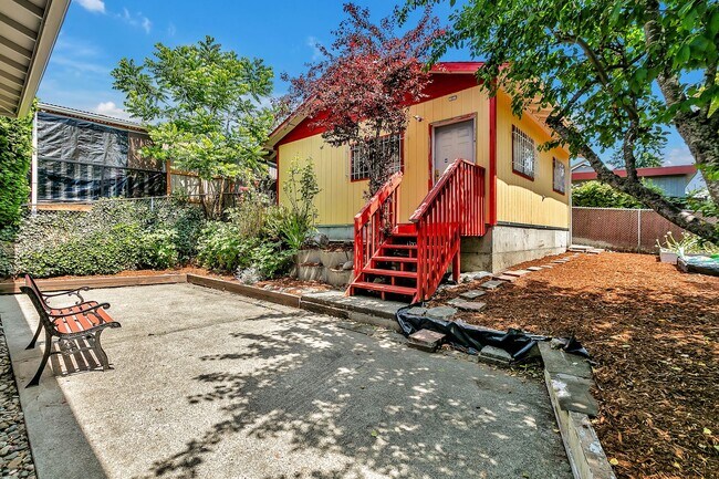 Building Photo - 8832 20th Ave SW