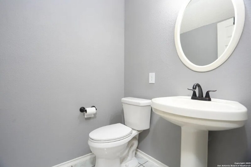 Building Photo - 2558 Ashley Oak Dr