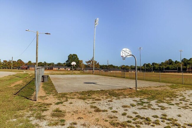 Building Photo - 507 Dove Way