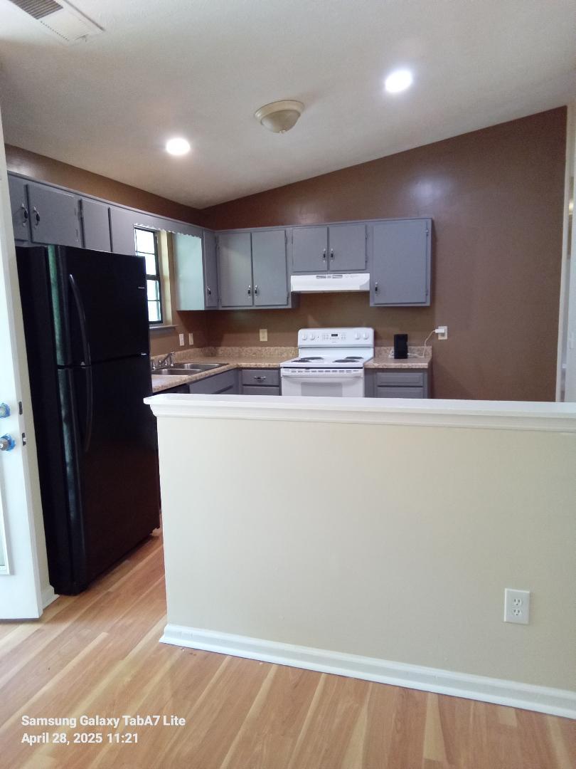 Kitchen - 5498 Mallard Trail