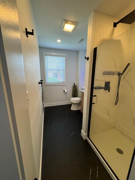 Standup shower in bathroom - 664 New Castle Road