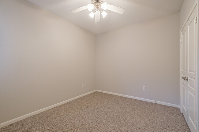 Building Photo - 9718 Catalina Leaf Ln
