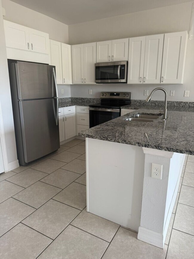 Building Photo - 1131 San Cristobal Ave