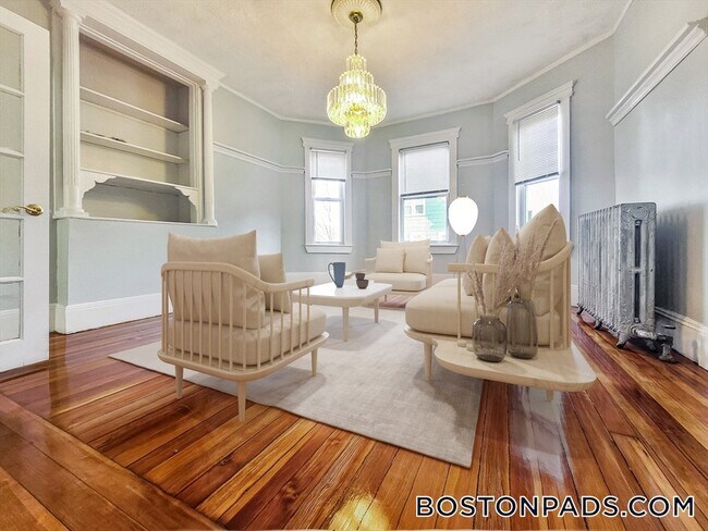 Building Photo - 110 Howland St