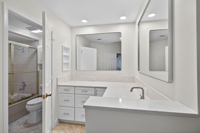 Building Photo - 405 Sea Oats Dr