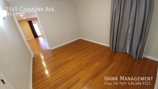 Building Photo - 2545 Carmona Ave