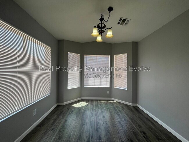 Building Photo - 6246 W Blackhawk Dr