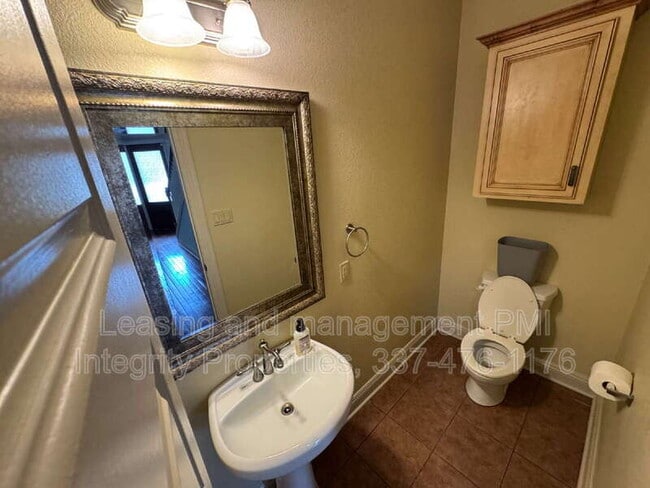 Building Photo - 120 Ambiance Cir