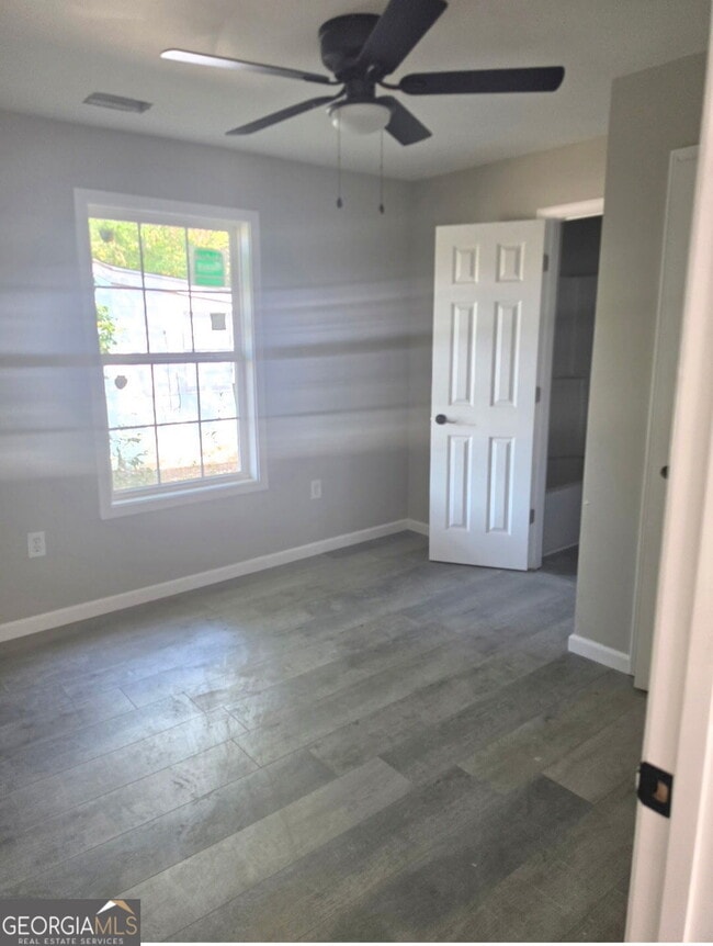Building Photo - 202 Barton Dr