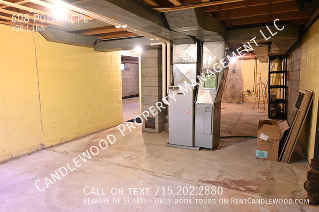 Building Photo - Pet Friendly 3 Bedroom Single Family Home ...
