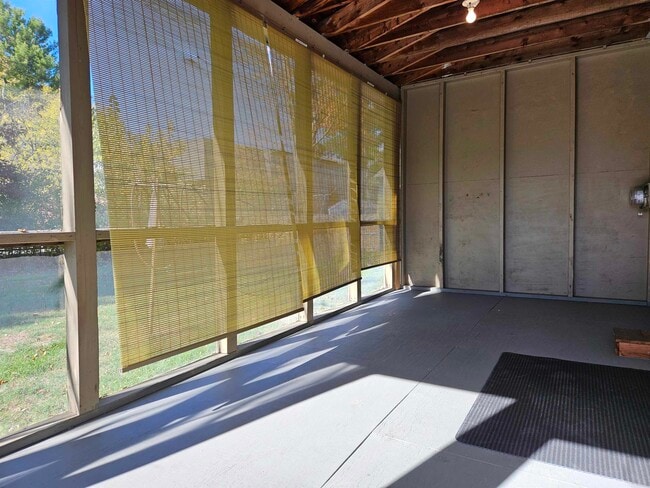 Building Photo - 16 McKenzie Dr