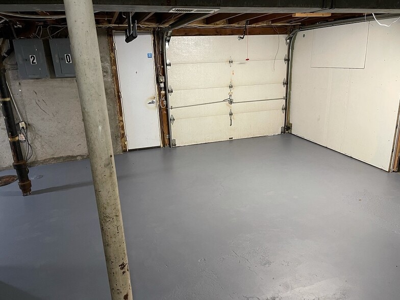 Building Photo - 8302 Travis Ln