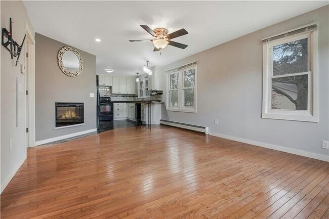 Building Photo - 3 Bedroom Single Home on the North Side of...