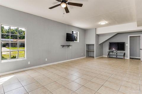 Building Photo - 3125 Logan Dr