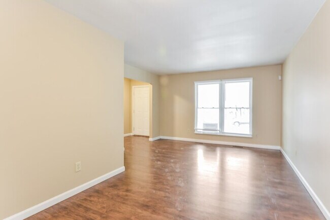 Building Photo - 6847 Champaigne Dr