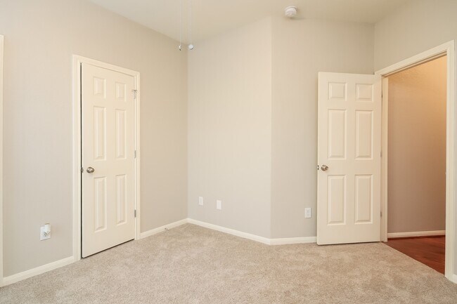Building Photo - 10327 Cape Hatteras Way