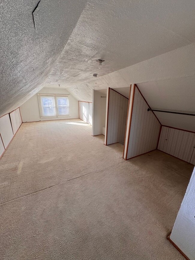 Building Photo - 103 N. Osborne