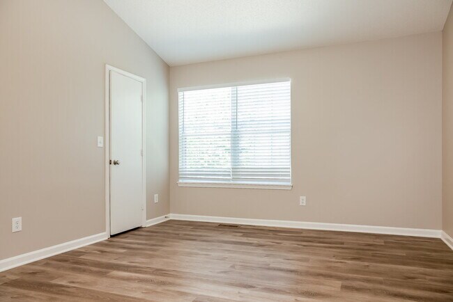 Building Photo - 8302 Bristol Ford Pl