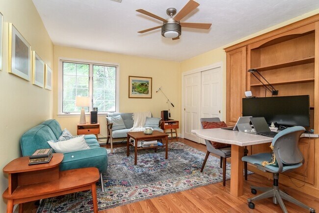 Building Photo - 40 Grand Hill Dr