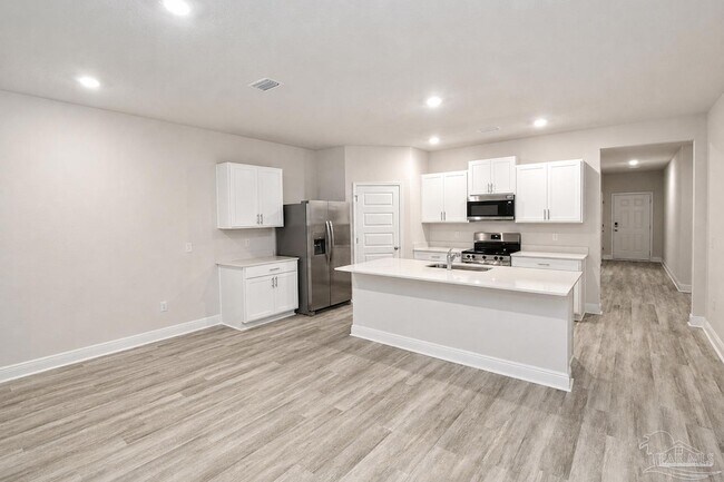 Building Photo - 530 Bridle Way