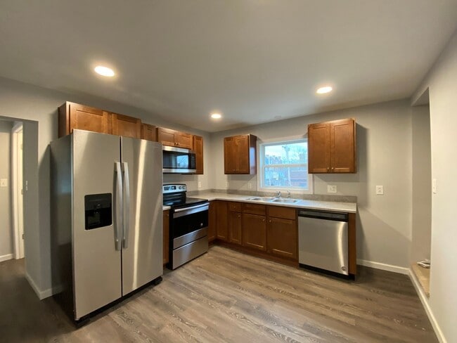 Building Photo - 4933 Yew St