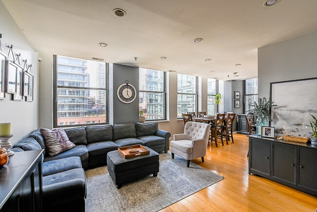 Building Photo - 780 S Federal St