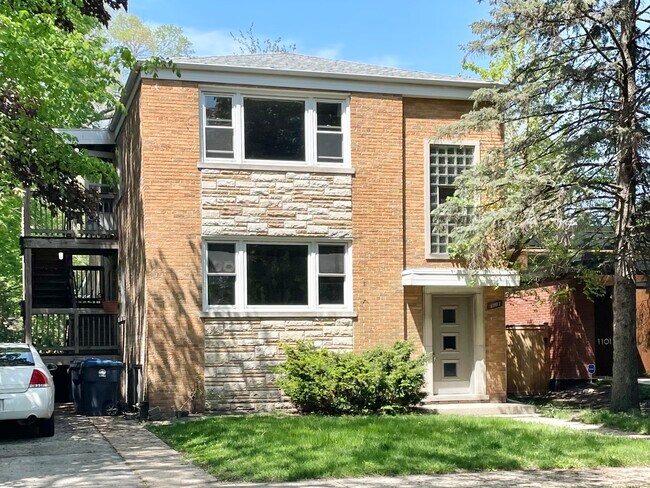 Primary Photo - 1107 South Blvd
