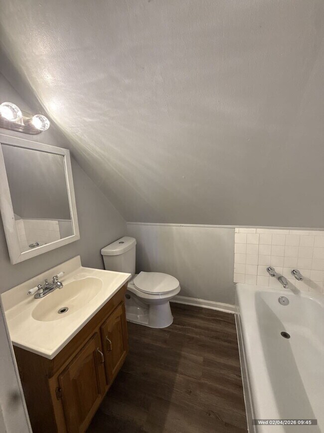 Building Photo - 629 Reynolds Rd