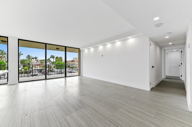 Building Photo - 899 Jeffery St