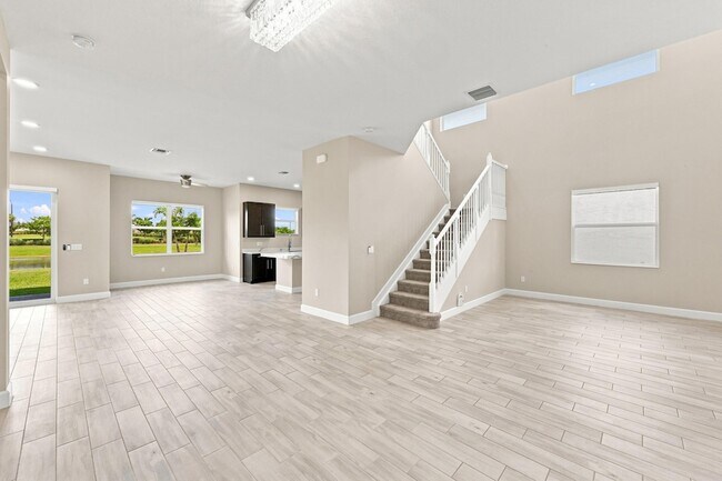 Building Photo - 5608 Macoon Wy