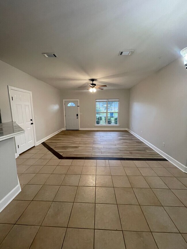Building Photo - 259 Millcrest Dr