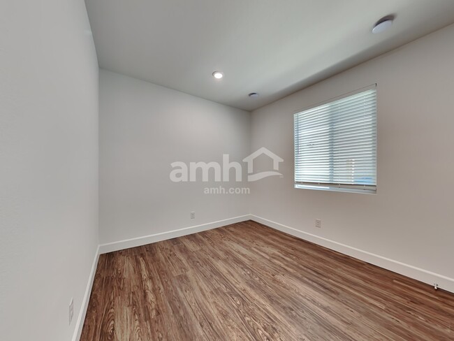 Building Photo - 9121 Liberty Cap Ct