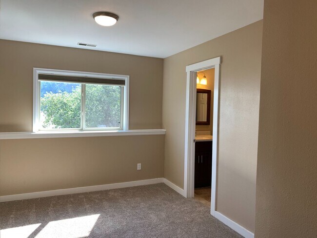 Building Photo - Beautifully updated home on 5 acres