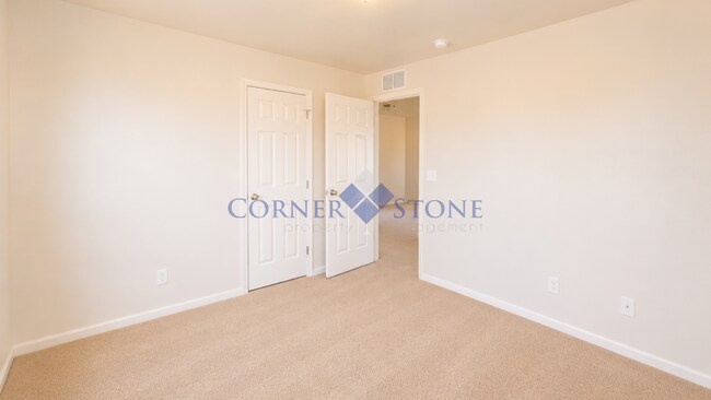 Building Photo - Spacious Home with Fenced Backyard!
