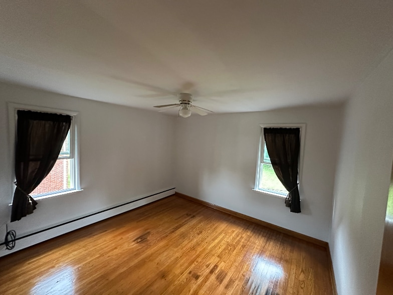 Building Photo - 4227 E Allen St