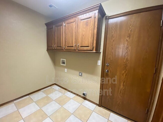 Building Photo - 509 Allison Ln