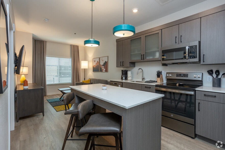 1BR, 1BA - 550SF - Waterwalk Tucson