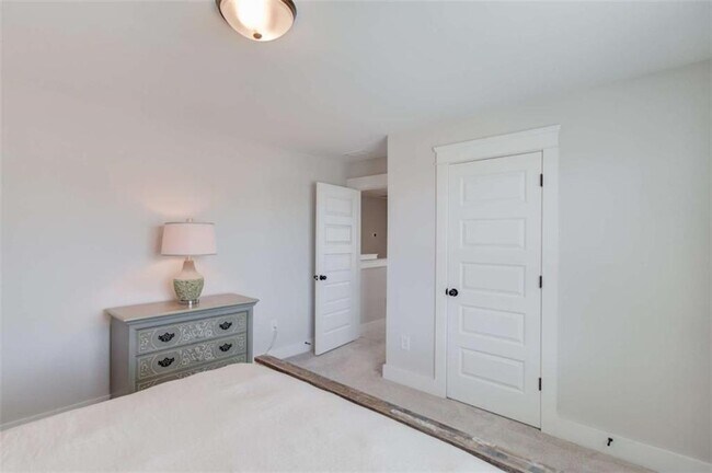 Building Photo - 60 Table Rock Ct