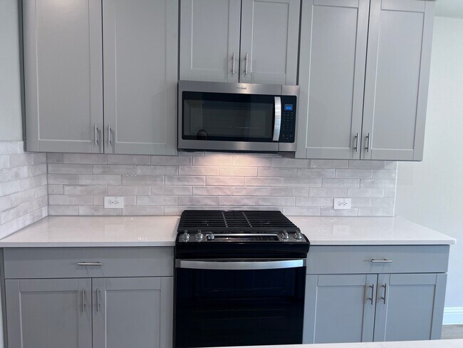 Building Photo - 601 Huntley Dr