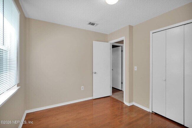 Building Photo - 648 W Oliver St