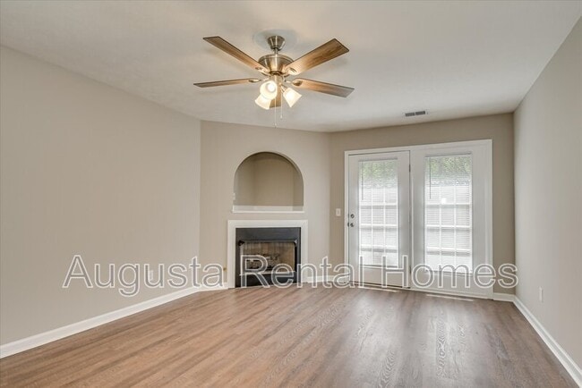 Building Photo - 109 Kelly Dr