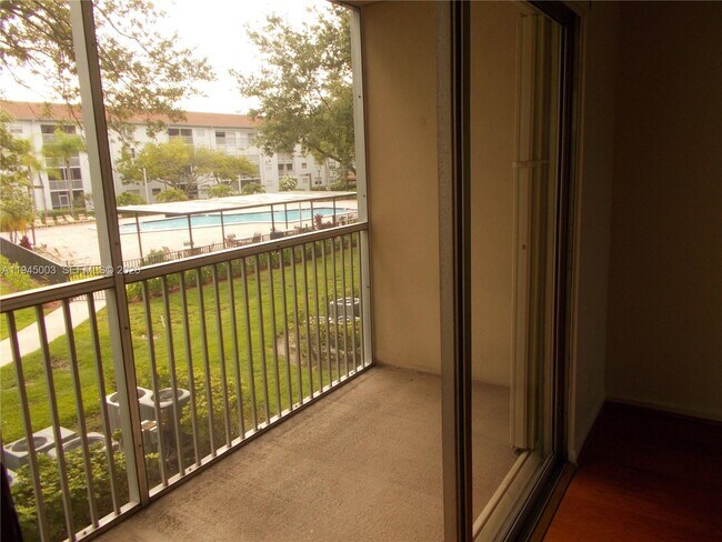 Building Photo - 1400 SW 124th Terrace
